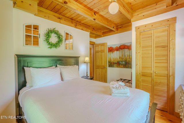 510 Houser Rd, Gatlinburg, TN 37738