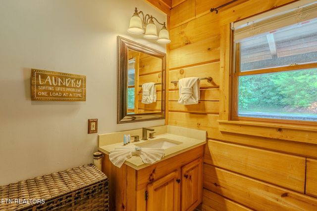 510 Houser Rd, Gatlinburg, TN 37738