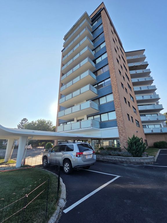 300 Lynnshore Drive 101, Lynn, MA 01902