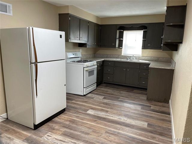 1804 W HIGHWAY 50, O'fallon, IL 62269