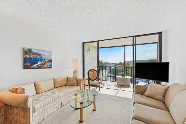 13 Royal Palm Way 602, Boca Raton, FL 33432