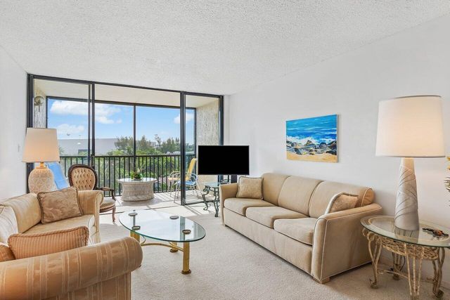 13 Royal Palm Way 602, Boca Raton, FL 33432