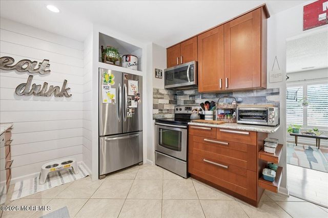 1079 Cavan Drive, Toms River, NJ 08753