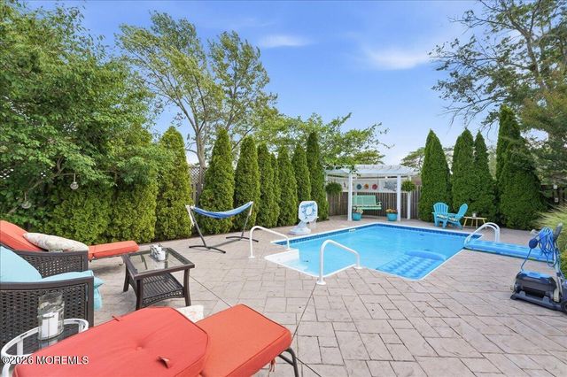 1079 Cavan Drive, Toms River, NJ 08753