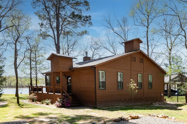 551 W Eagle Point Drive, Mount Vernon, TX 75457