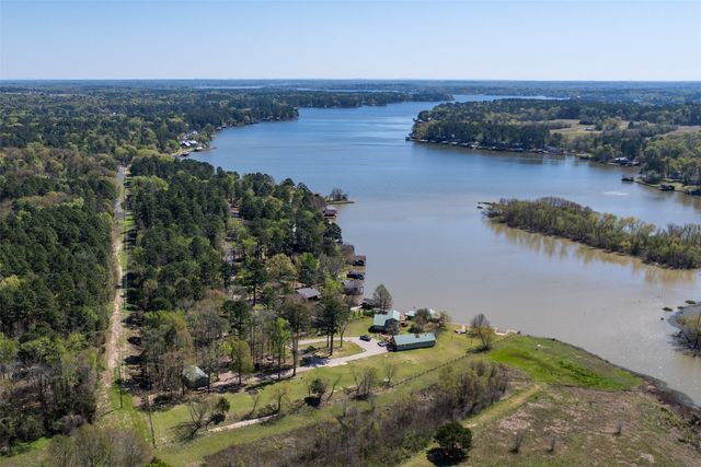 551 W Eagle Point Drive, Mount Vernon, TX 75457