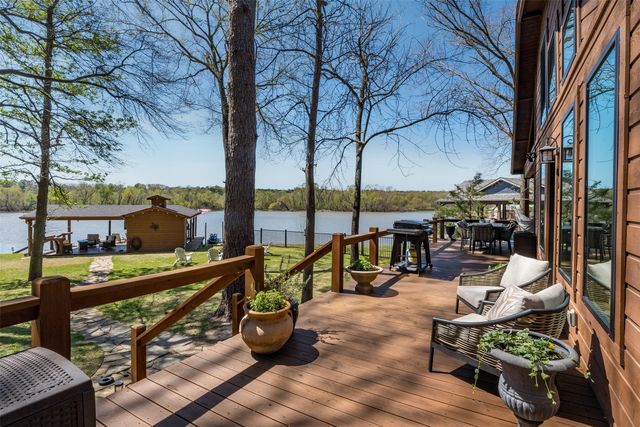 551 W Eagle Point Drive, Mount Vernon, TX 75457