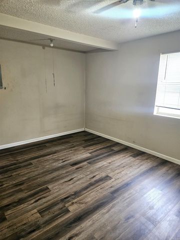 210 E Cowling Street, Ashdown, AR 71822