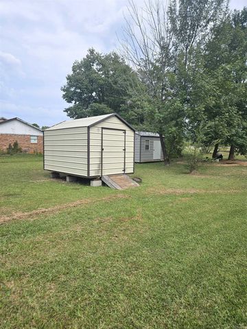 210 E Cowling Street, Ashdown, AR 71822