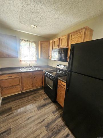 210 E Cowling Street, Ashdown, AR 71822