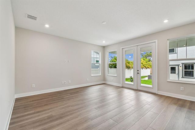 5663 DARTMOUTH AVENUE N, St Petersburg, FL 33710