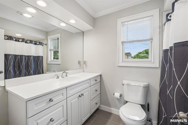 377 Hollywood Avenue, Fairfield, NJ 07004