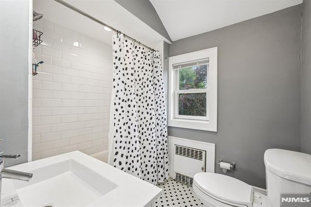 377 Hollywood Avenue, Fairfield, NJ 07004