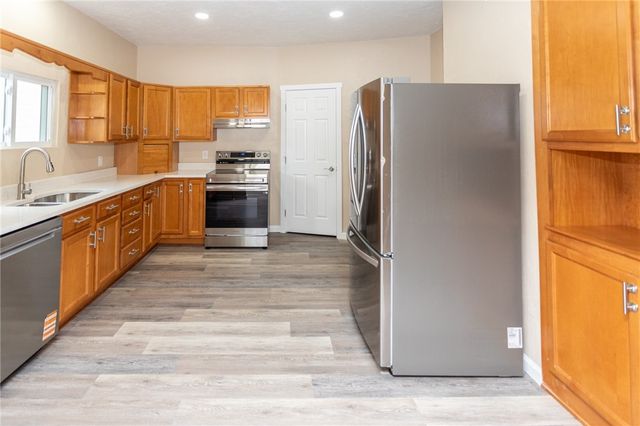 1008 Pittsburgh St, Scottdale, PA 15683