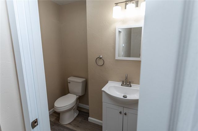 1008 Pittsburgh St, Scottdale, PA 15683