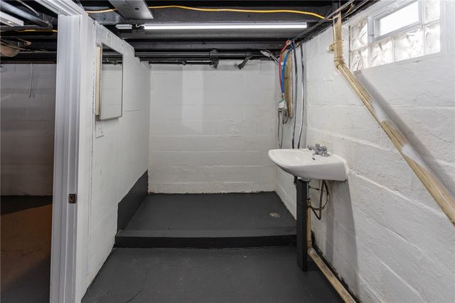 1008 Pittsburgh St, Scottdale, PA 15683