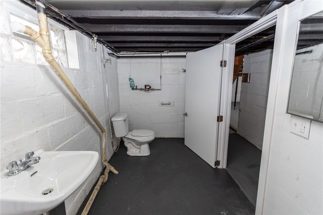 1008 Pittsburgh St, Scottdale, PA 15683