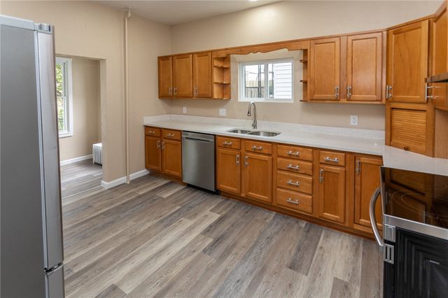 1008 Pittsburgh St, Scottdale, PA 15683