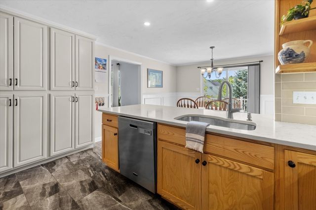28 Coldspring Dr C, Sutton, MA 01590