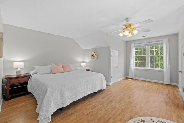 28 Coldspring Dr C, Sutton, MA 01590