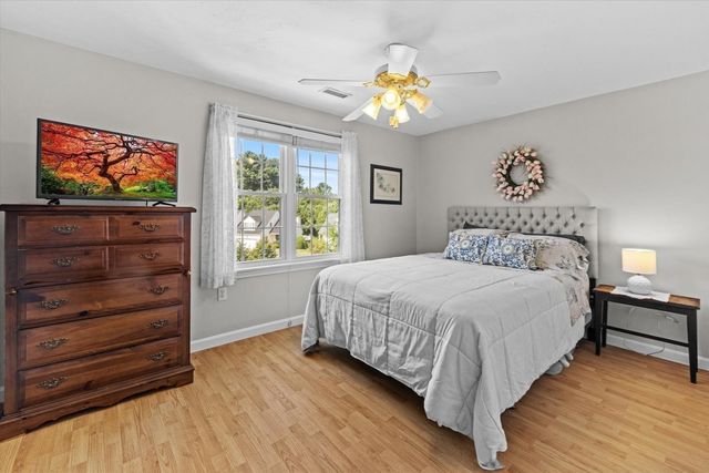 28 Coldspring Dr C, Sutton, MA 01590