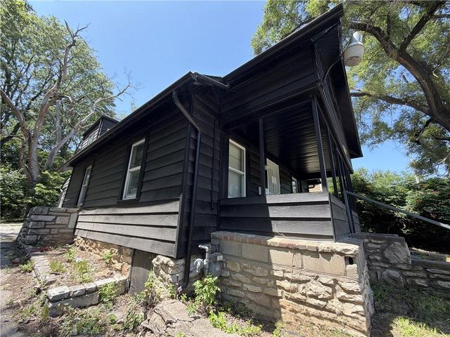 6902 Bellefontaine Avenue, Kansas City, MO 64132