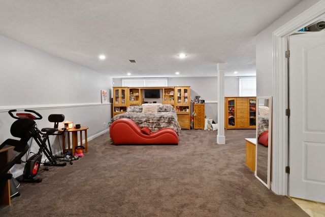 361 Sandwood Court, Valparaiso, IN 46383