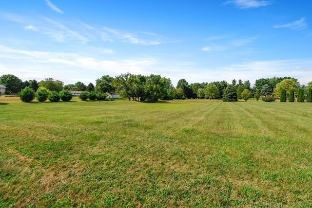 361 Sandwood Court, Valparaiso, IN 46383