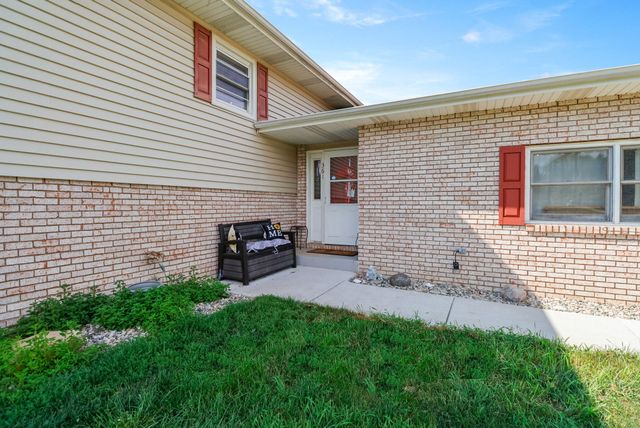 361 Sandwood Court, Valparaiso, IN 46383