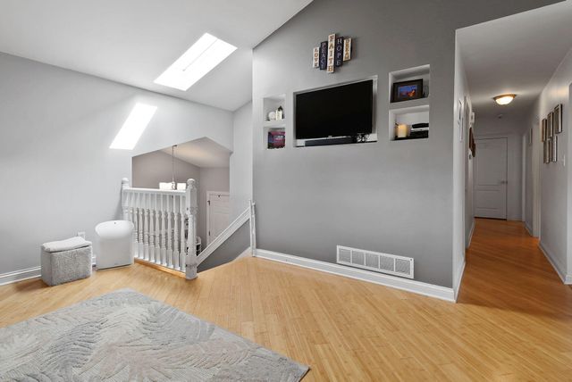 361 Sandwood Court, Valparaiso, IN 46383