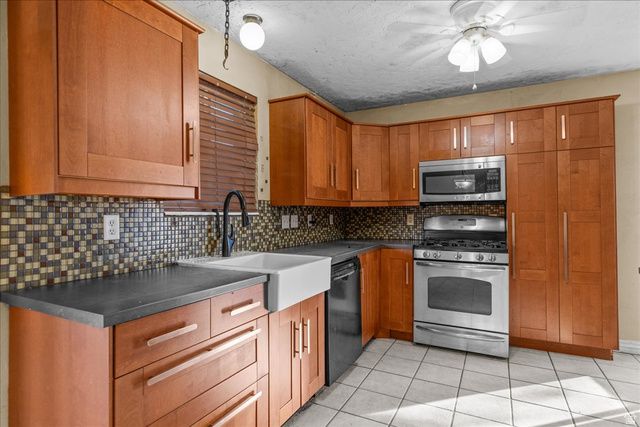 3633 S TOOLSON DR, Magna, UT 84044