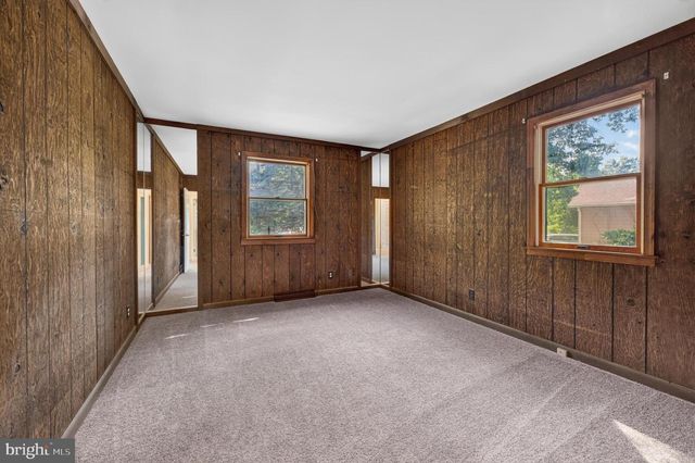 1180 BENNETT DR, Woodbury, NJ 08096