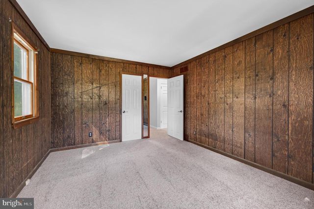 1180 BENNETT DR, Woodbury, NJ 08096