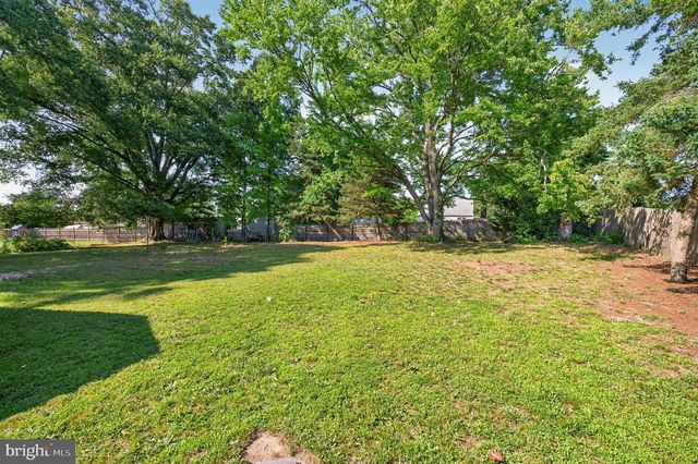 1180 BENNETT DR, Woodbury, NJ 08096