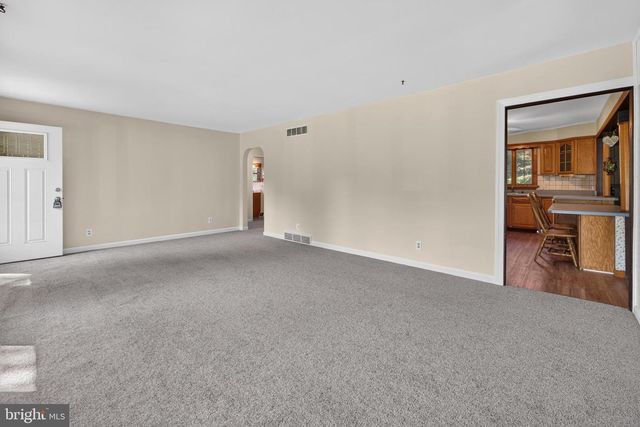 1180 BENNETT DR, Woodbury, NJ 08096