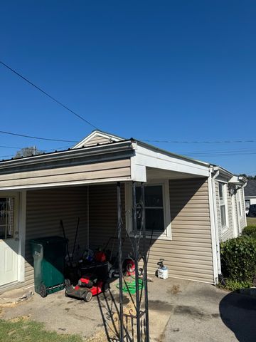 102 N Cooley Ave, Waverly, TN 37185