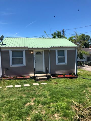 102 N Cooley Ave, Waverly, TN 37185