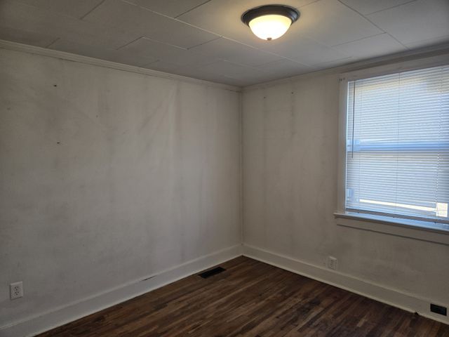 102 N Cooley Ave, Waverly, TN 37185