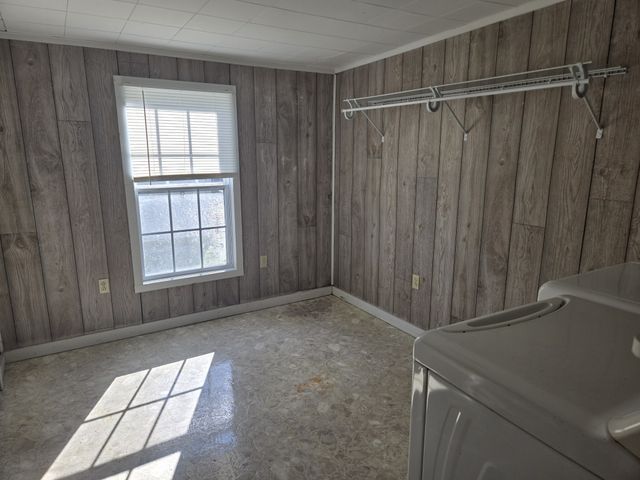 102 N Cooley Ave, Waverly, TN 37185