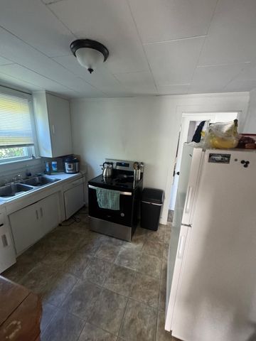 102 N Cooley Ave, Waverly, TN 37185