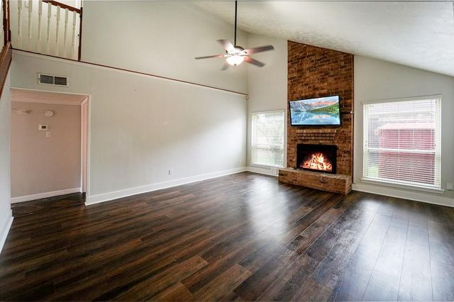 423 Old Colony Drive, Richmond, TX 77406