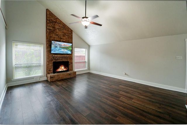 423 Old Colony Drive, Richmond, TX 77406