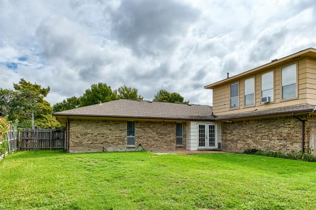 2621 Pinehurst Drive, Plano, TX 75075