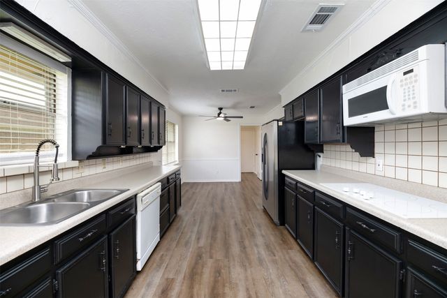 2621 Pinehurst Drive, Plano, TX 75075