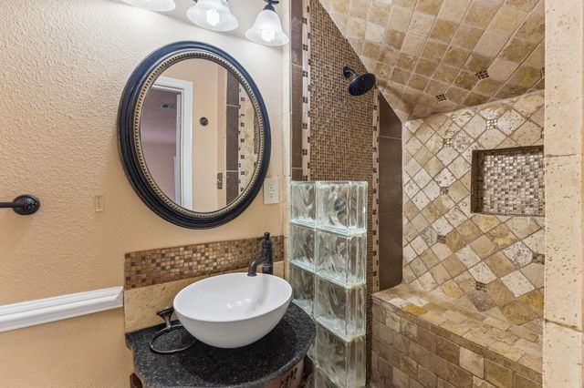 1300 Chalk LN, Cedar Park, TX 78613