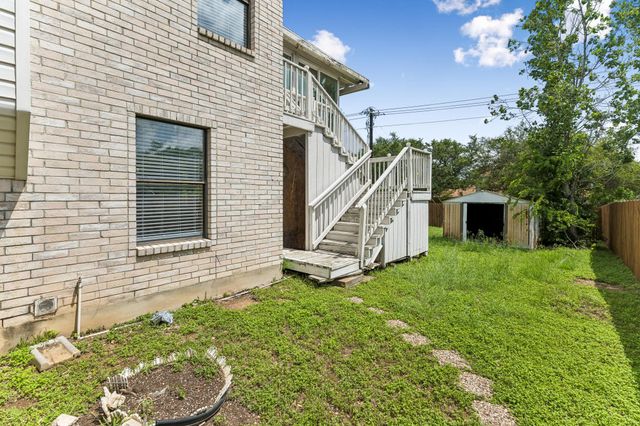 1300 Chalk LN, Cedar Park, TX 78613