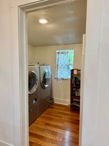 305 E Webster Avenue, Ava, MO 65608