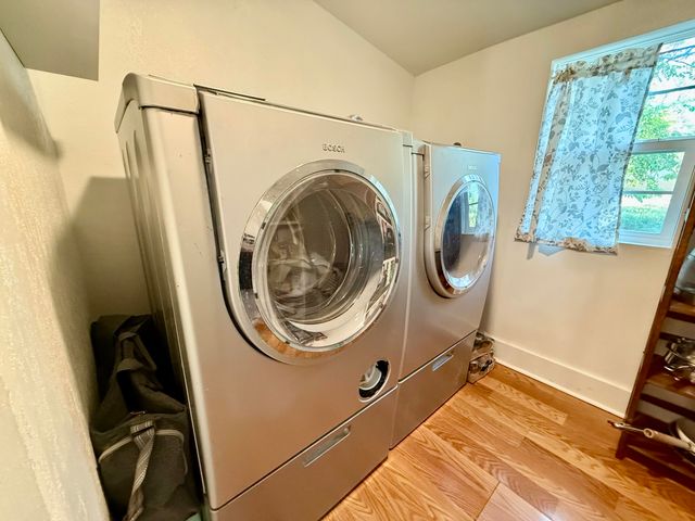 305 E Webster Avenue, Ava, MO 65608