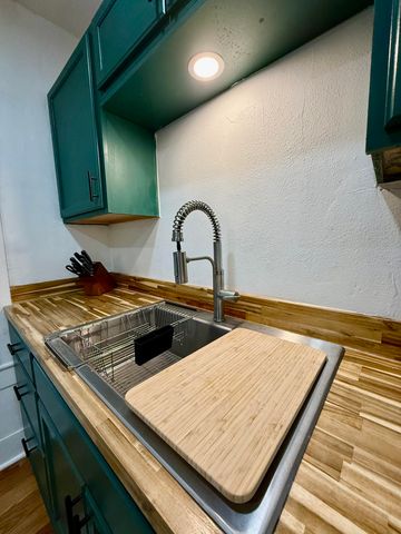 305 E Webster Avenue, Ava, MO 65608