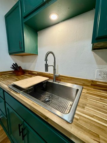 305 E Webster Avenue, Ava, MO 65608